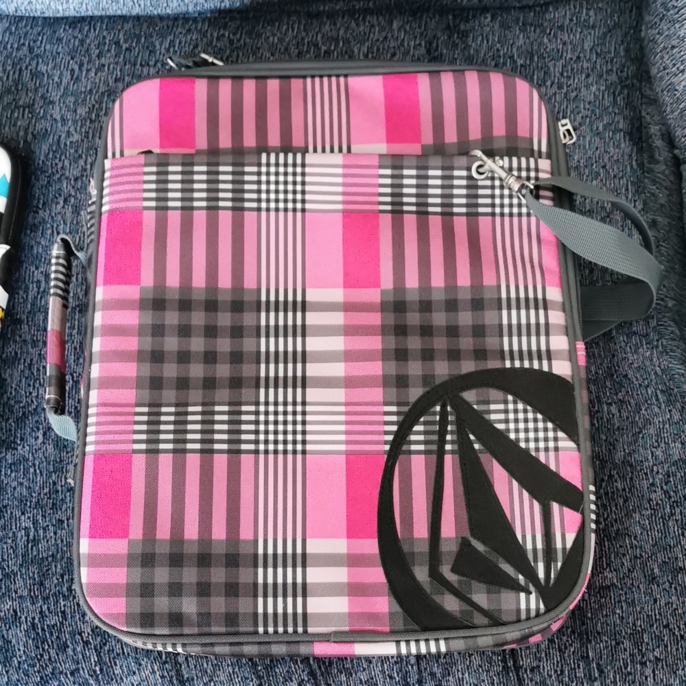 Pink laptop carrier